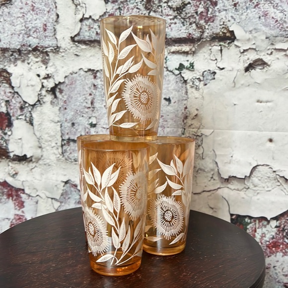 Vintage Dining Vintage Gold Drinking Glasses With White Flowers Set